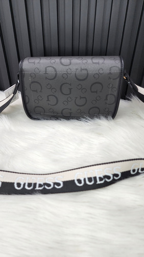 Bolsa Guess Hg961623 Nueva 100 % Original Con Etiqueta Negro Estampado Oro Negro