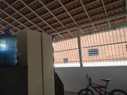 Casa Quinta Ubicada En Excelente Zona De Revalorización E Inversión 22-14457