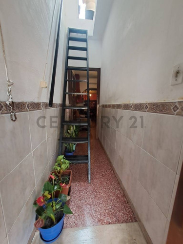 4 Dorm./prox..a Gral Flores/sin G.c /apta Para Banco.