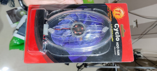 Fan Cooler Thermaltake Para Discos Duros 3.5 Ventilador