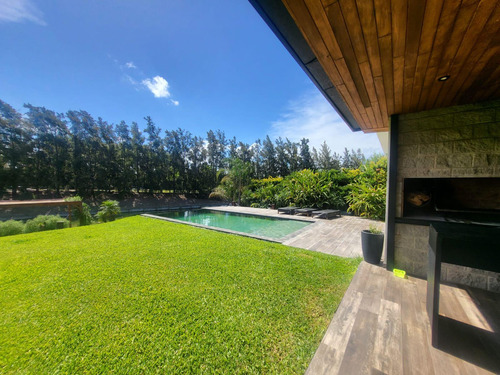 Casa En  Alquiler Anual En Cabos Del Lago