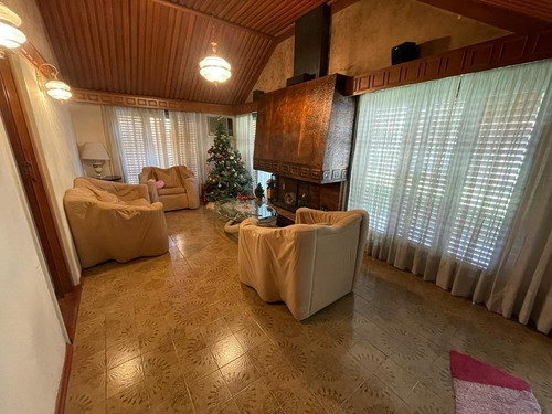 Imagen 5 de 20 de Granja De Funes - Espectacular Casa!! Excelente Ubicacion
