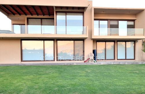 Imagen 2 de 26 de Venta Casa Increíble Vista Condominio Los Bravos
