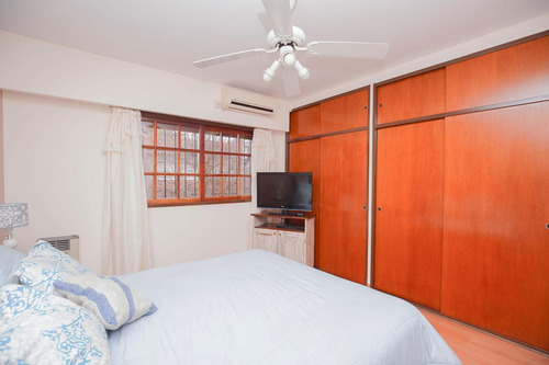 Venta | Amplio Duplex De 3 Dormitorios Playroom. Jardín Propio.