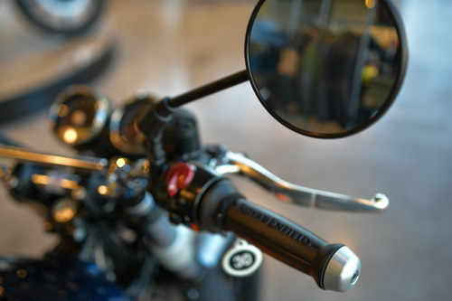 Royal Enfield Interceptor - Barcelona Blue Financiada