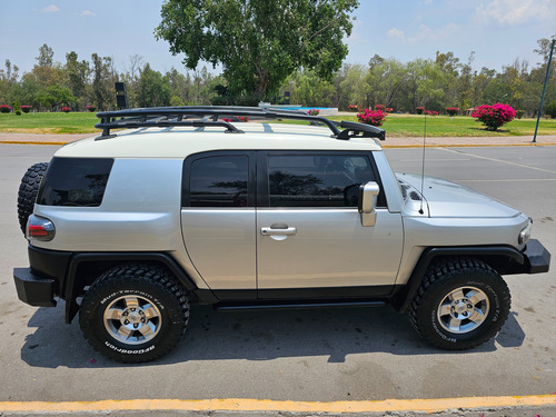 Toyota Fj Cruiser 3p Premium Aa Ee Ra Abs 4x4 At