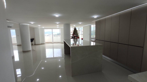 Imagen 6 de 17 de Adriana Castellanos +58 412 6697984 Ofrece Venta De Hermoso Apartamento Duplex En Residencias Iceberg El Rincón Edo. Carabobo Cod. 164797
