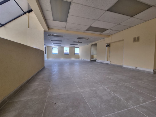 Arriendo Oficina Planta Libre Ubicado En General Borgoño Sec