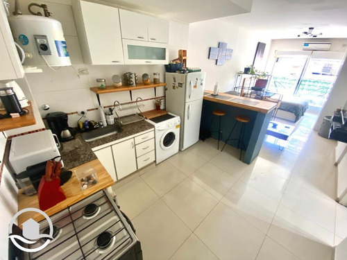 Imagen 9 de 20 de Monoambiente C/cochera En Venta - Impecable Estado
