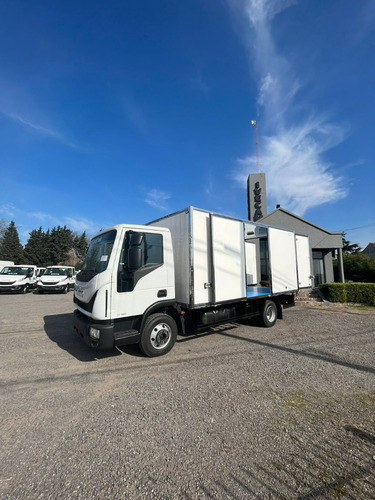 Iveco Tector 110.190 + Caja Paquetera De Fibra 5 Mts.