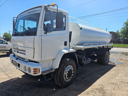 Camion Regador 4x4 Marca Mercedes Benz 