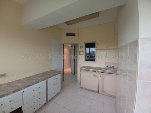 Oficina En Venta Ubicado En San Jose De Tarbes Valencia Carabobo 23-31480, Eloisa Mejia