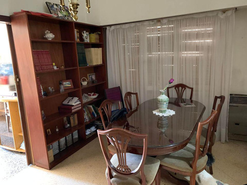 Casa En Venta - 3 Dormitorios 2 Baños - 430mts2 - Coronel Suarez