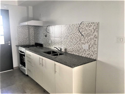 Imagen 9 de 9 de Venta 2 Ambientes . Patio A Estrenar Castelar Norte