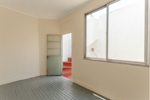 Venta-tipo Casa- Ph 3 Amb. C/ Local En Esquina