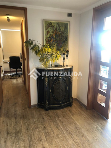 Departamento En Venta De 4 Dorm. En Lo Barnechea