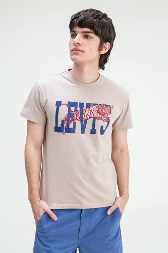 Remera Levi's Hombre Graphic Set In Neck Tiger Gold