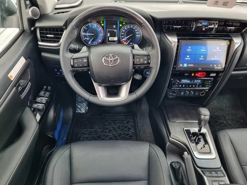 Toyota Hilux SW4 2.8 D-4D TURBO DIESEL SRX PLATINUM 4X4 AUTOMÁTICO