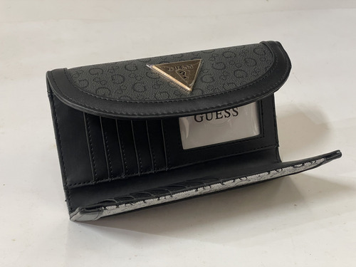 Diseño de tela Guess Gray modelo Sg905351 con anagrama de la marca