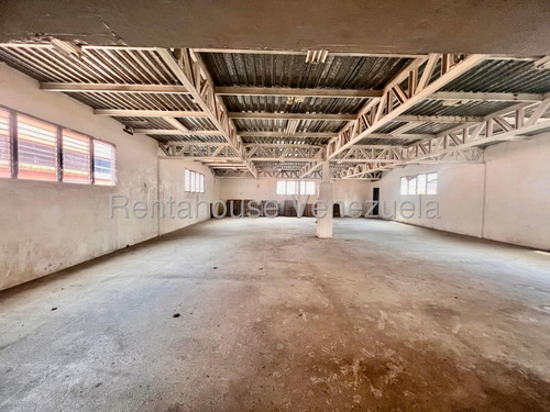 Edificio En Venta En La Urbina Cr- 25-19016