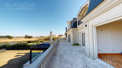 Imagen 24 de 30 de Tour 360º - Casa Al Lago - Barrio El Golf, Nordelta