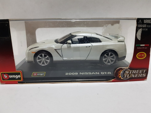 Auto A Escala 1/32 Nissan Skyline Gt-r 2009 Bburago