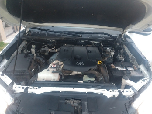 Toyota Hilux Dx 2017 Cd 2,4