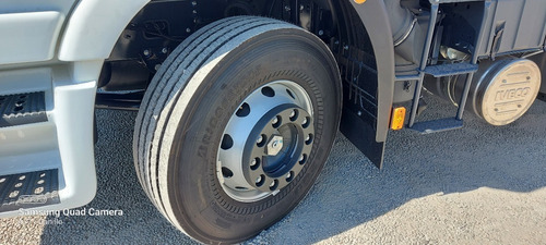 Imagem 5 de 10 de Iveco Hiway 440