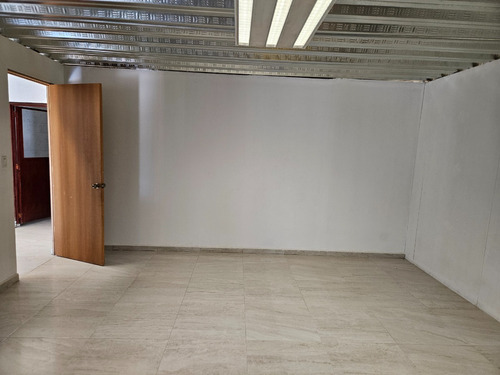 Renta De Oficinas Con Terreno A 3.5 Km Del Aifa