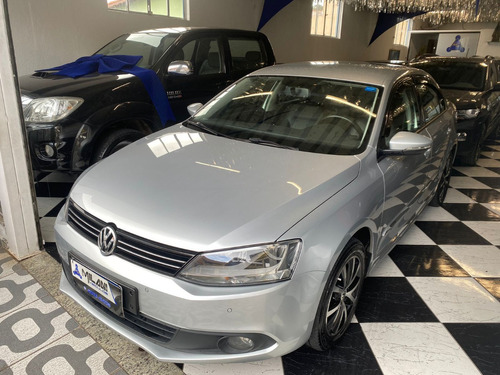 Volkswagen Jetta 2.0 Comfortline Flex 4p Automática