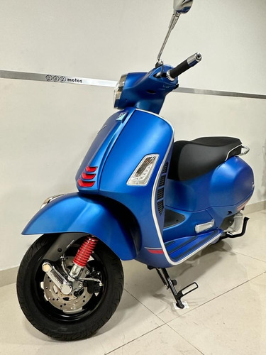 Imagen 10 de 15 de Vespa Super Sport 300 Hpe Retro Scooter Permutas Bbva 0 %