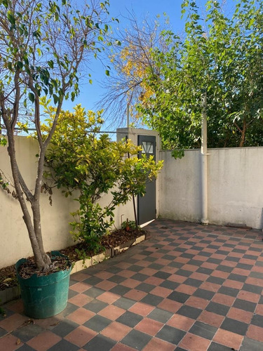 Imagen 2 de 27 de Ph En Venta En Tolosa ,calle 10 Y 523 De Dos Dormitorios Y Patio .