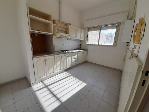 Imagen 10 de 14 de Oferta Departamento De Planta Alta Con Cochera O Salón En Pb