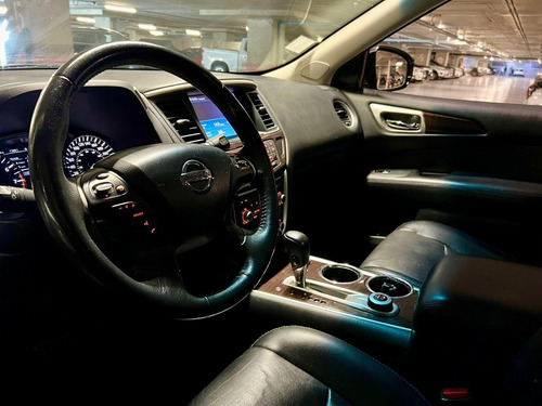 Nissan Pathfinder EXCLUSIVE 4x4
