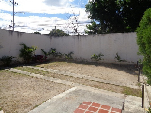 Imagen 15 de 21 de Casa En Venta En Cabudare Con Terreno Adicional Y Documentos Al Día Lista Para Firmar, Urb. Villa Roca