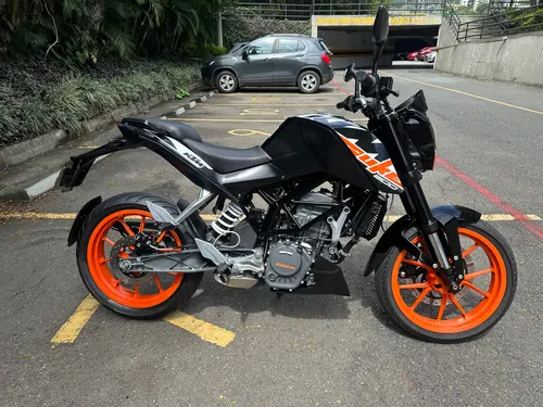 Se Vende Ktm Duke 200, Modelo 2021, 22.000kms Originales Úni