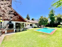Comprar Linda Casa Tradicional En Venta En Vitacura, Borde Río