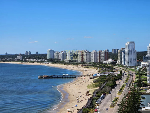 Venta. Departamento De 4 Dormitorios En Punta Del Este, Uruguay.