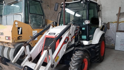 Retroexcavadora Bobcat - B730