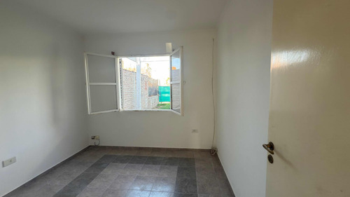 Casa De 3 Dormitorios Zona Valle Escondido