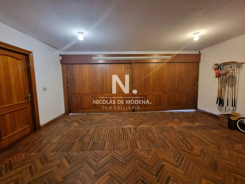 Vende Espectacular Casa En Beverly Hills - Punta Del Este De 2 Plantas Con Piscina, Parrillero