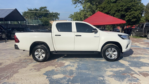 Imagen 14 de 14 de Toyota Hilux Sr 2017