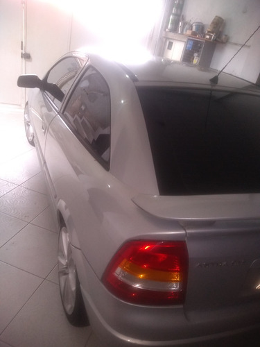 Imagem 2 de 6 de Chevrolet Astra