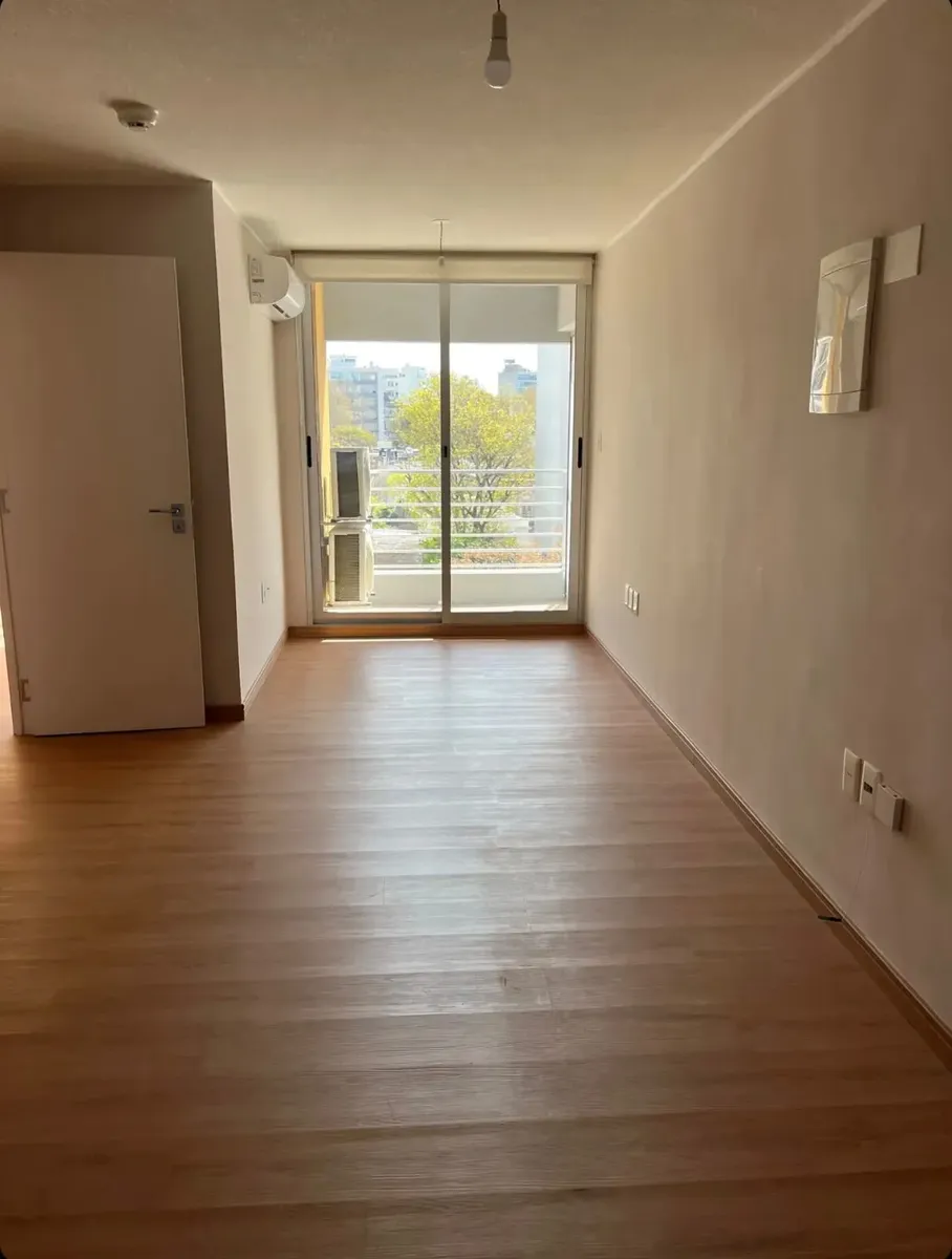Apto. Al Frente, Luminoso, Cocina Integrada, Dormitorio En Suite. Opcion Garage · Foto 4