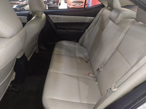 Imagem 7 de 15 de Corolla Gli 1.8 Flex Automático Banco De Couro E Multmidia