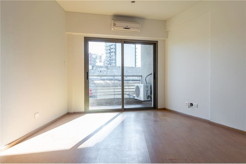 Depto Semipiso 2 Amb. Con Balcon, Caballito