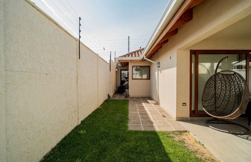Casa En Arriendo, Viña Esmeralda Ii, Las Rastras.