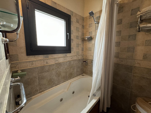 Casa En Venta En Zona Sur 3 Dormitorios
