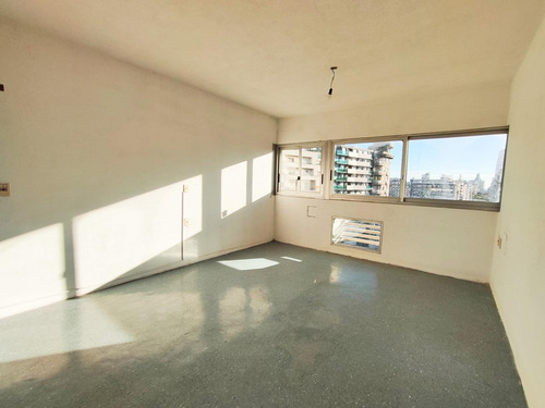 Venta De Oficina En Torre El Gaucho Piso 10 Luminosa!