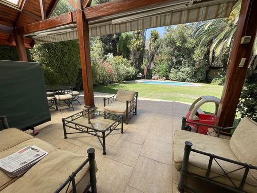 Casa En Venta De 4 Dorm. En Lo Barnechea Jardin Dehesa
